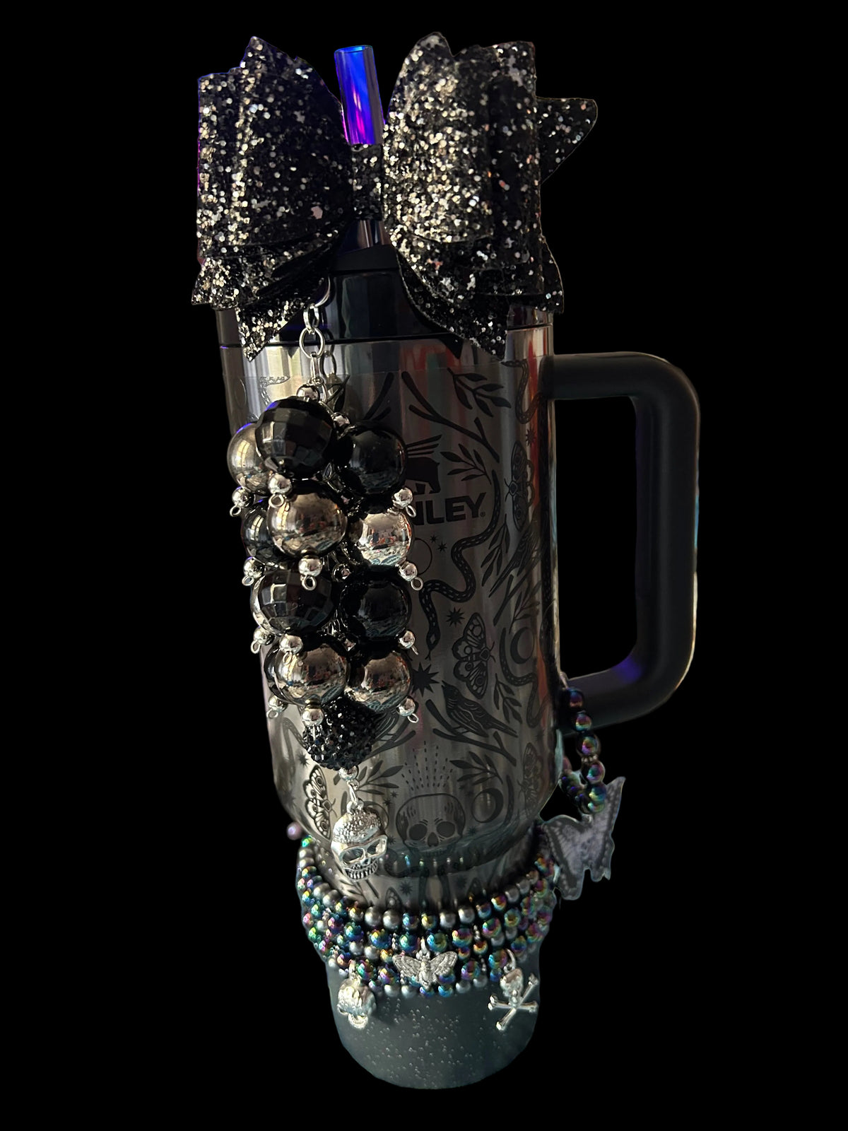 Deadly Demask Bauble Straw Charm